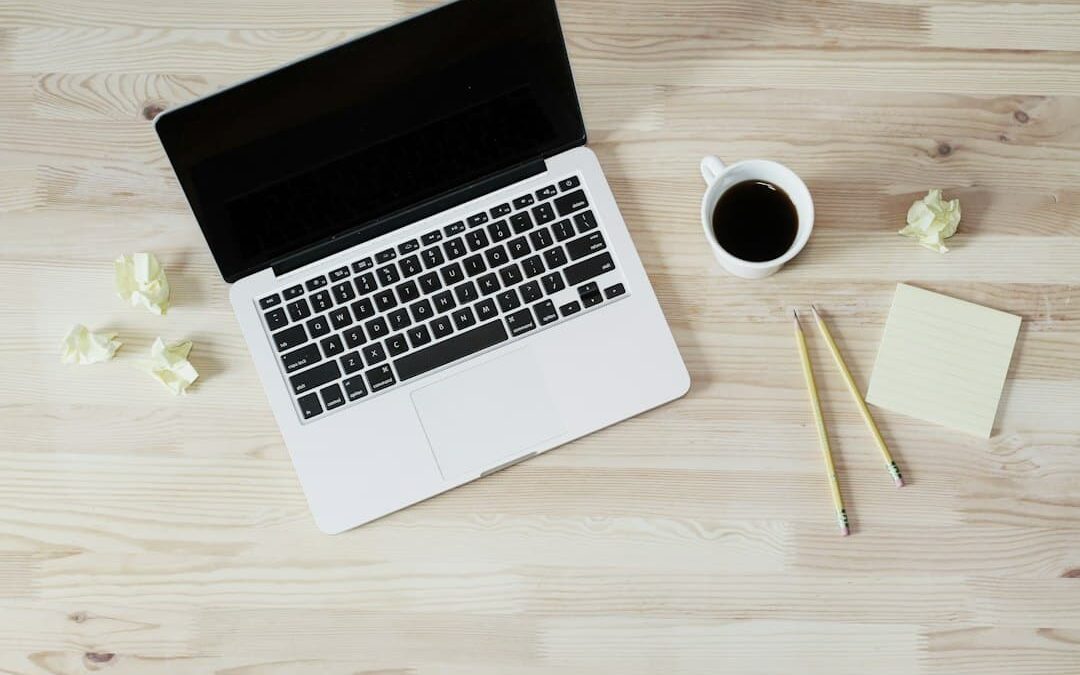 Guide pour comprendre les devis de création de site internet et évaluer ce qui constitue un bon investissement.