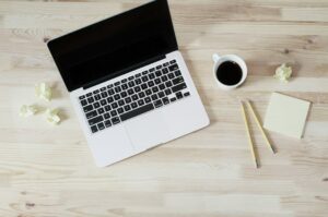 Guide pour comprendre les devis de création de site internet et évaluer ce qui constitue un bon investissement.