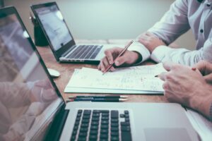 Tarification et Présentation des Services : Comment Communiquer Vos Offres en Ligne.