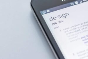 Exploration des facteurs clés comme l&rsquo;expérience, le portfolio, l&rsquo;approche client, le support technique, et plus.